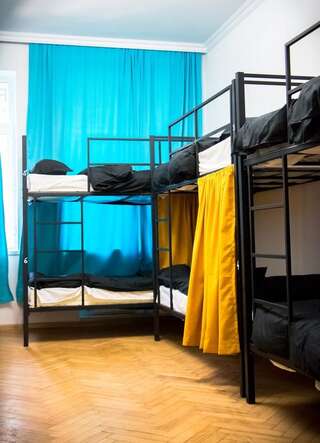 Хостелы Paradise hostel Тбилиси Кровать в общем номере для мужчин и женщин с 10 кроватями-2